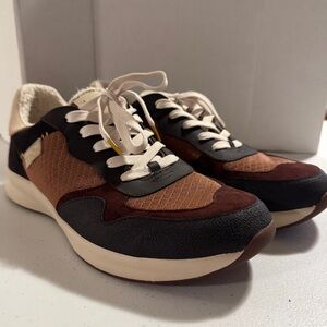 Taos Detour Sneakers